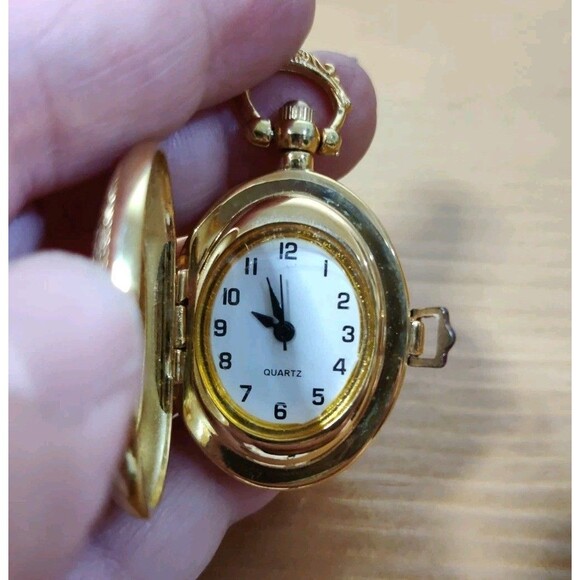Vintage Oval Etched Quartz Pocket Watch Gold tone Pendant Not Working Butterfly main image 4
